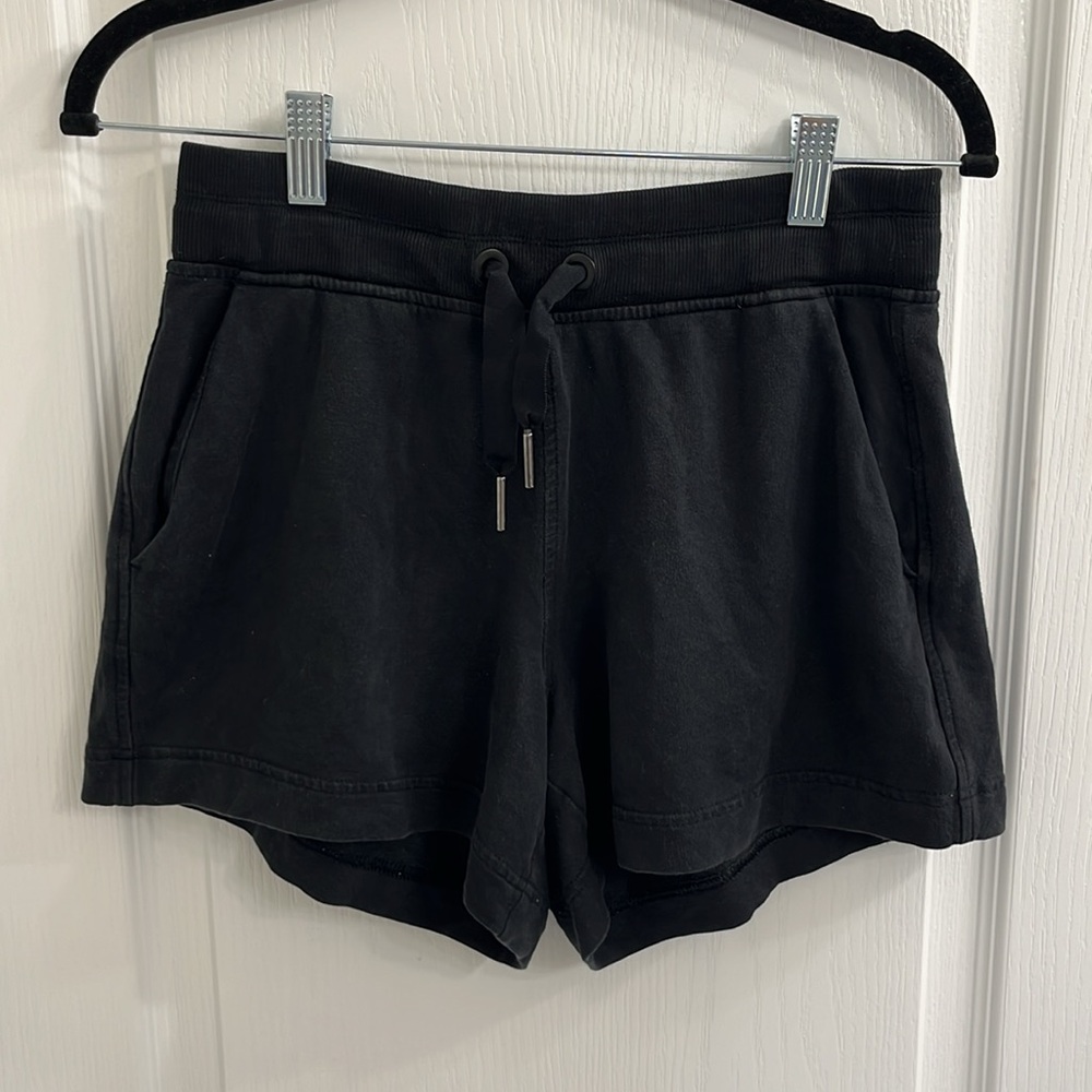 Athleta Balance 4” Shorts Women’s Black Everyday Casual Shorts - Picture 2 of 6